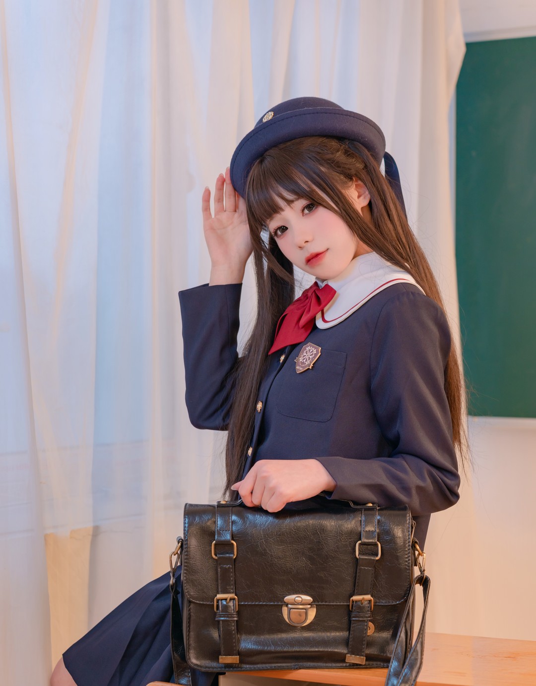 咬一口兔娘(Yiko湿润兔) 286期精选写真合集原档355.8G持续更新 4 4